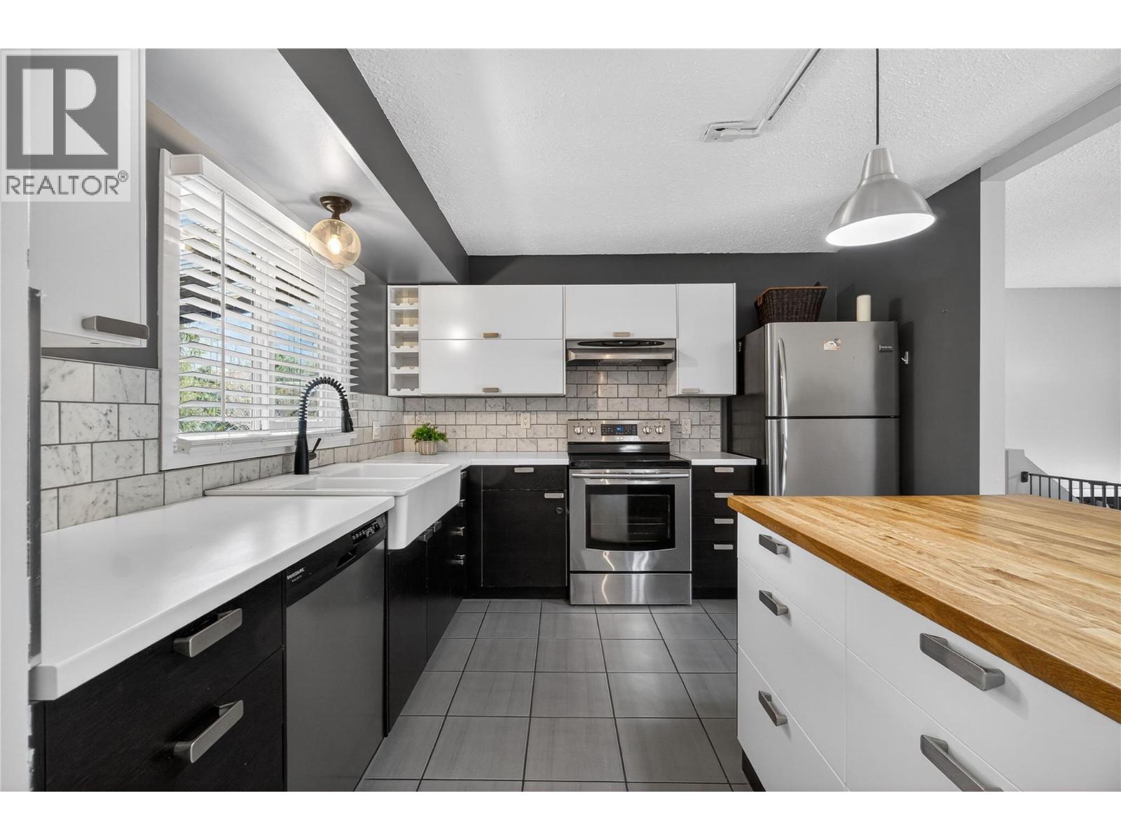 610 Gillis Avenue, Sicamous