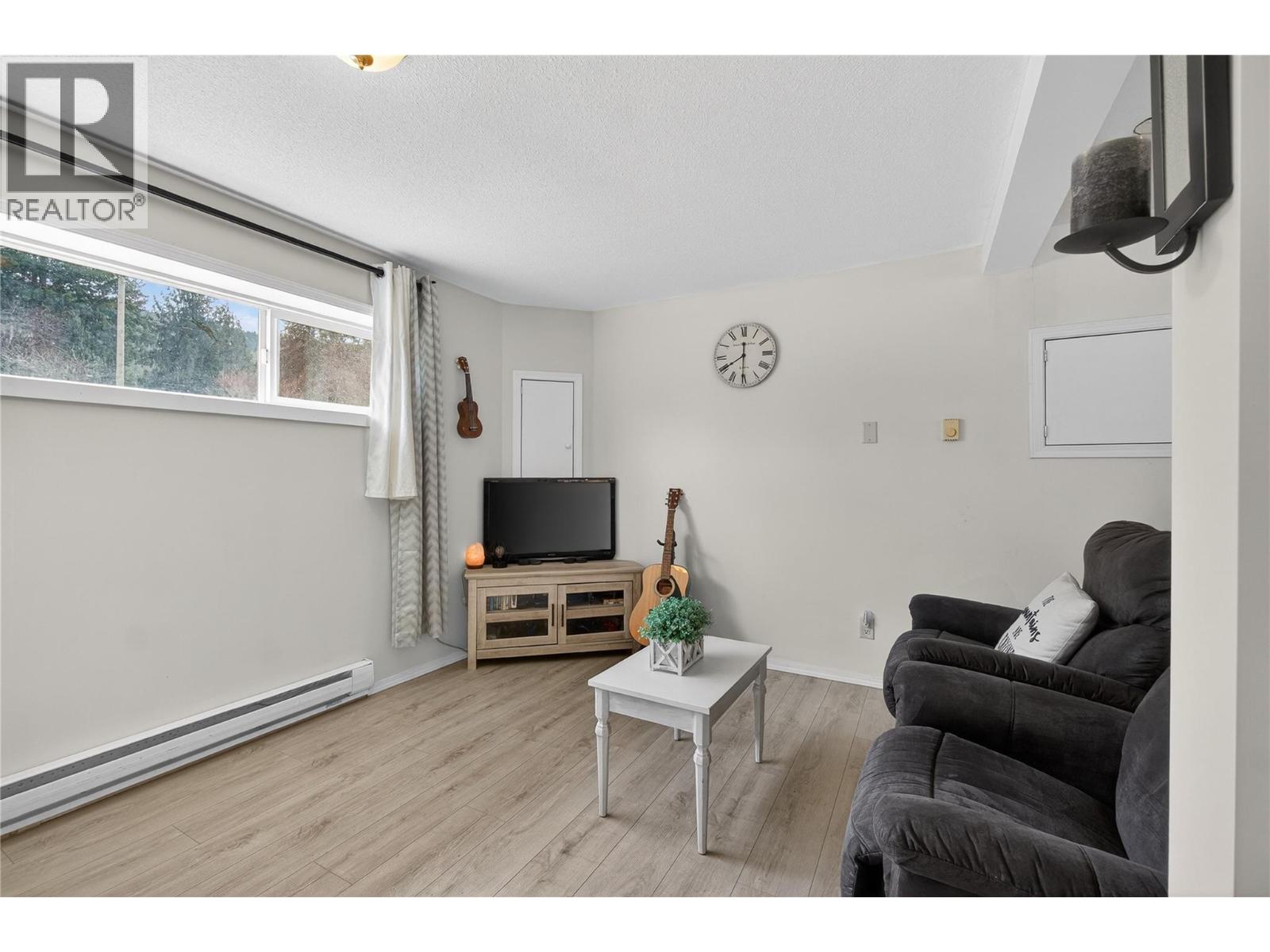 610 Gillis Avenue, Sicamous