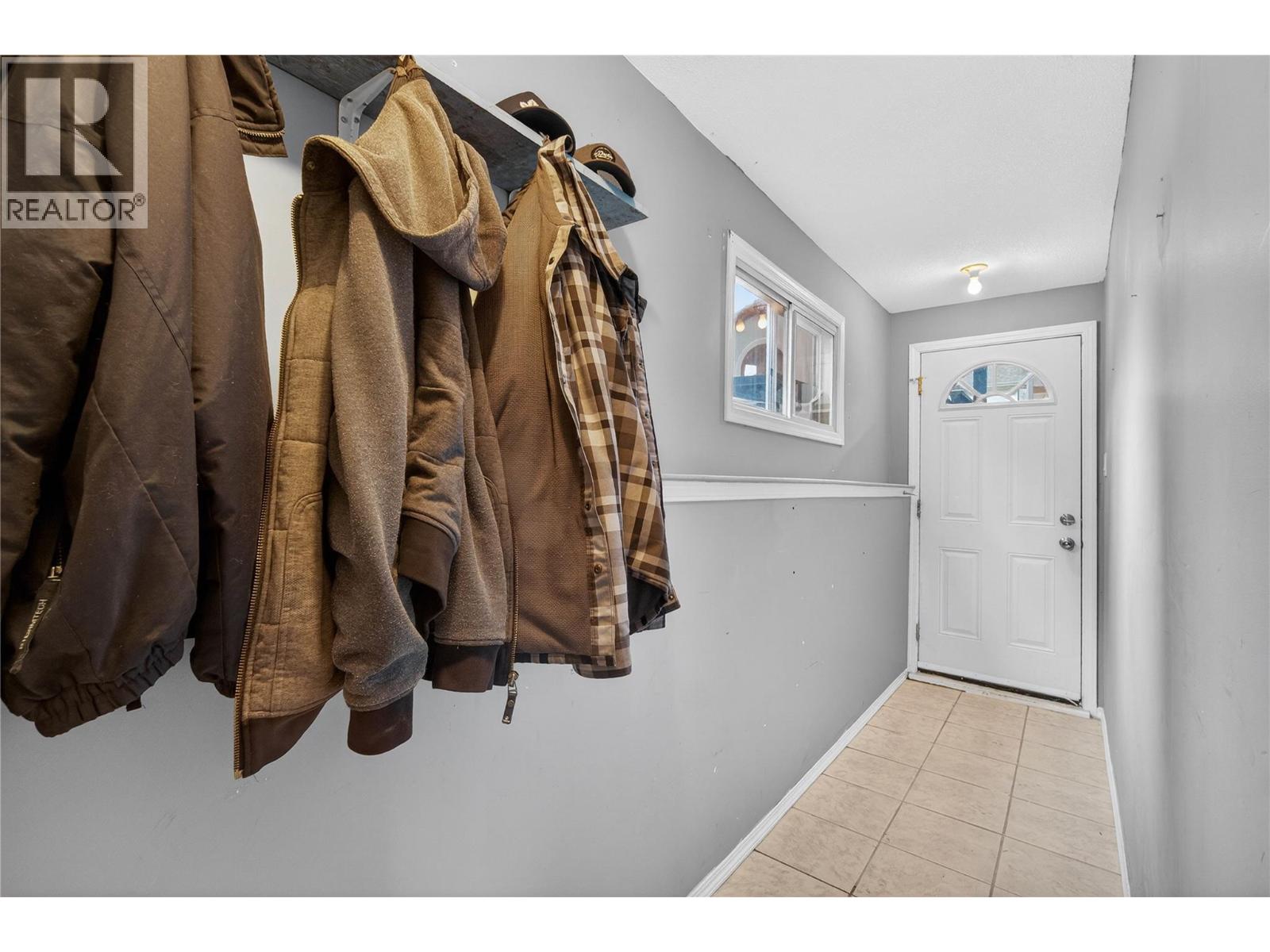 610 Gillis Avenue, Sicamous