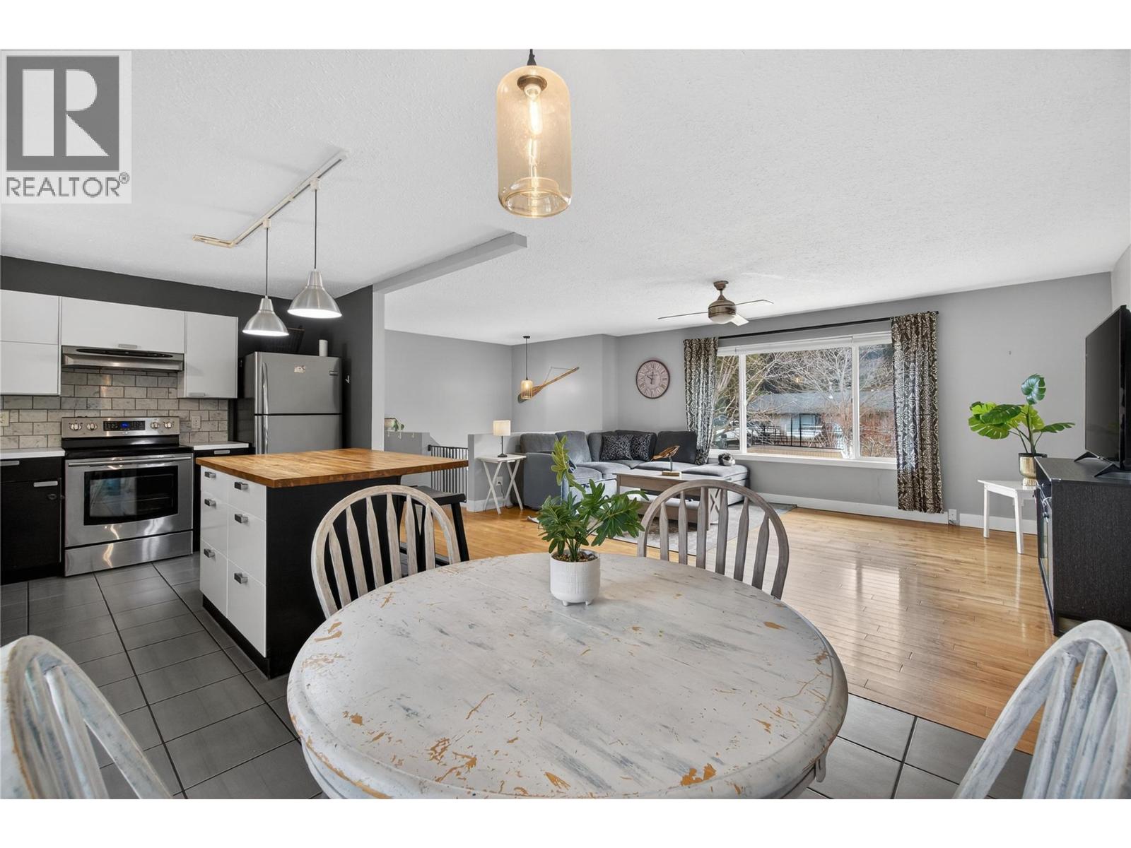 610 Gillis Avenue, Sicamous