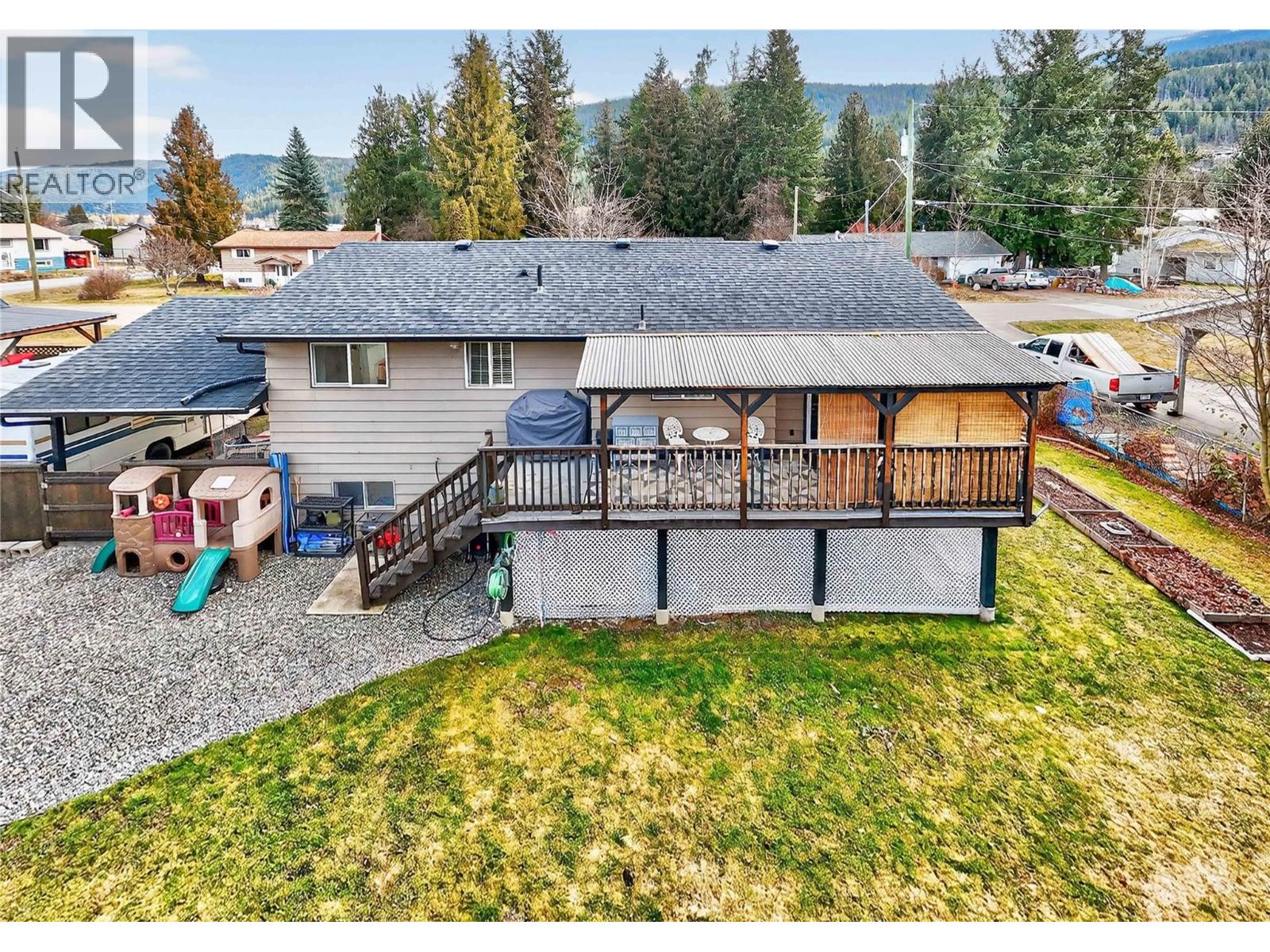 610 Gillis Avenue, Sicamous