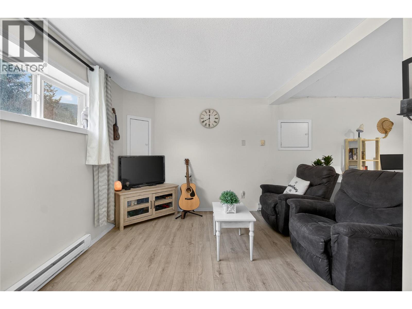 610 Gillis Avenue, Sicamous