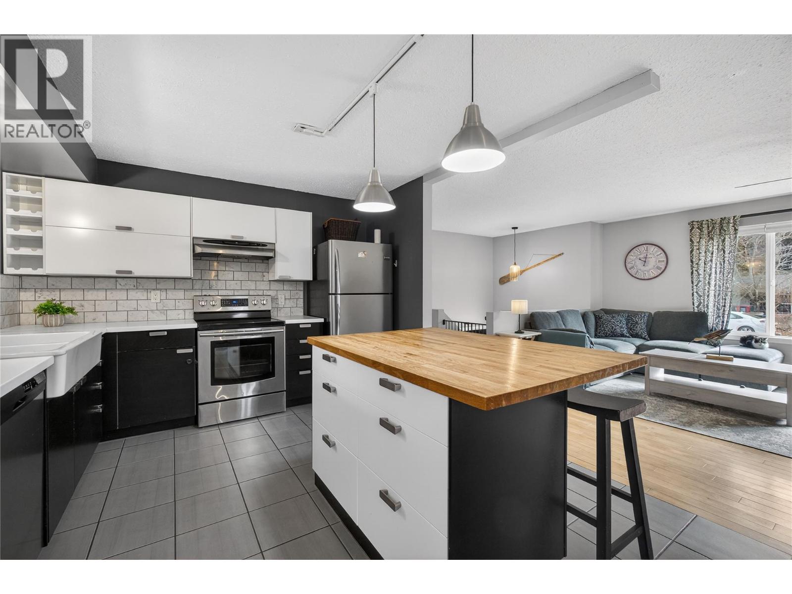 610 Gillis Avenue, Sicamous