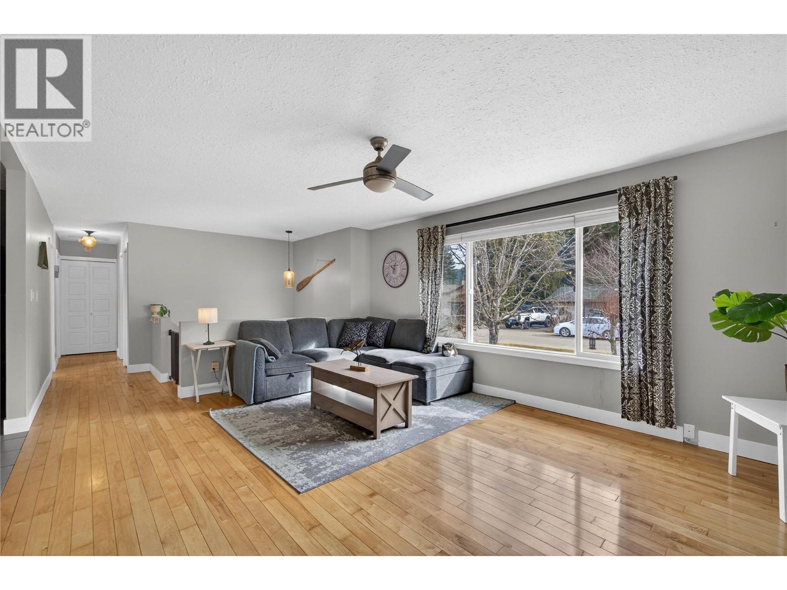 610 Gillis Avenue, Sicamous