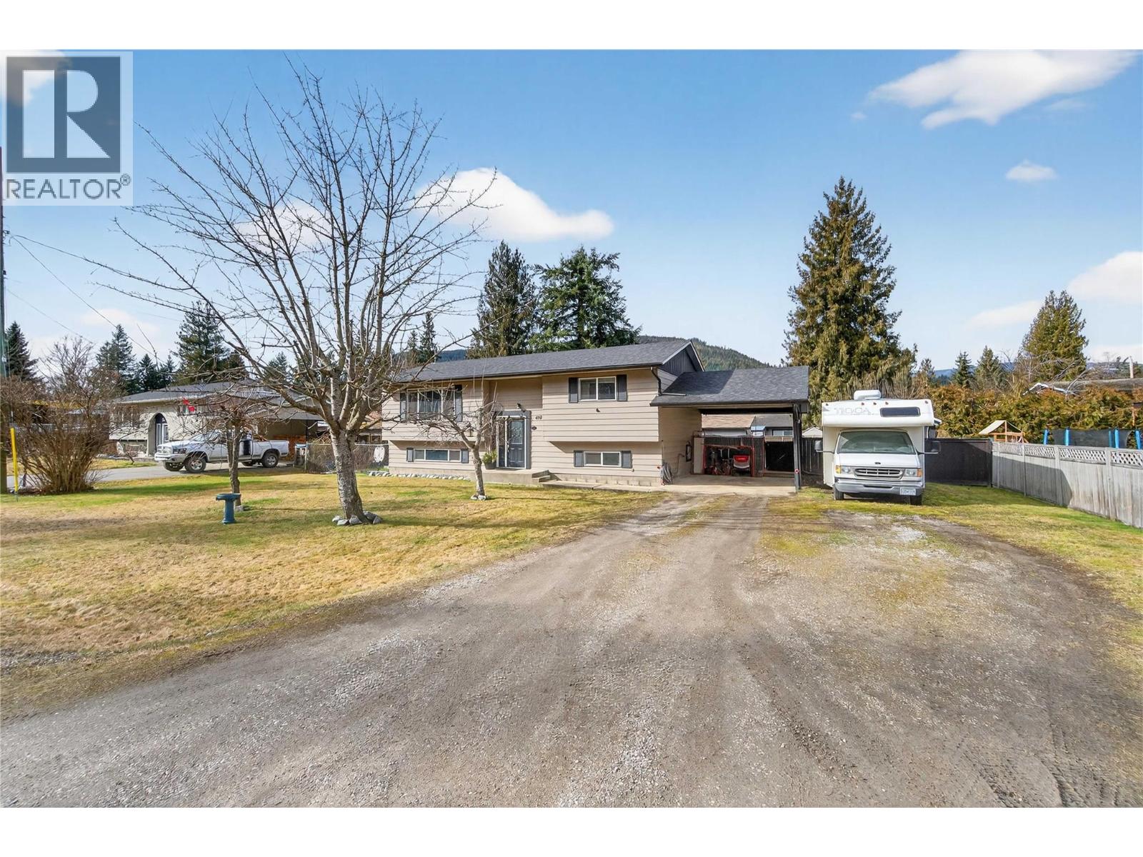 610 Gillis Avenue, Sicamous