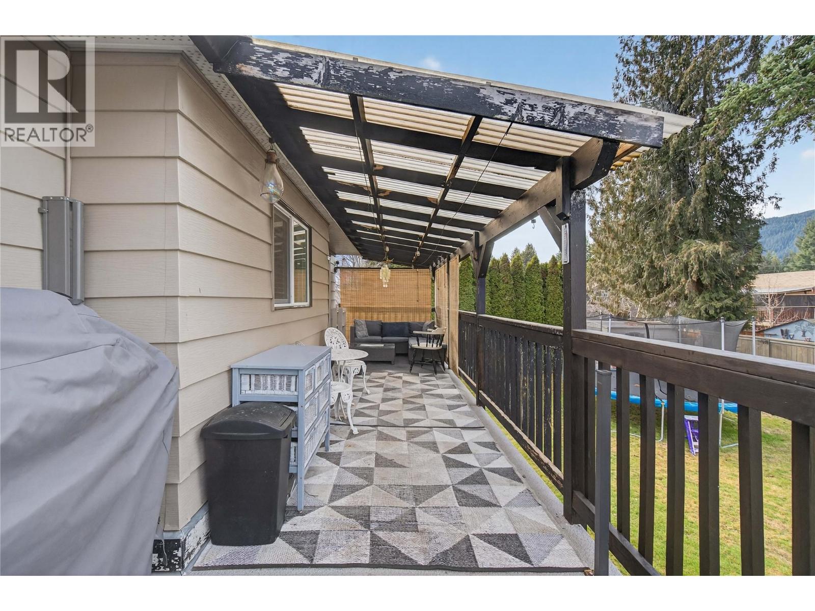 610 Gillis Avenue, Sicamous