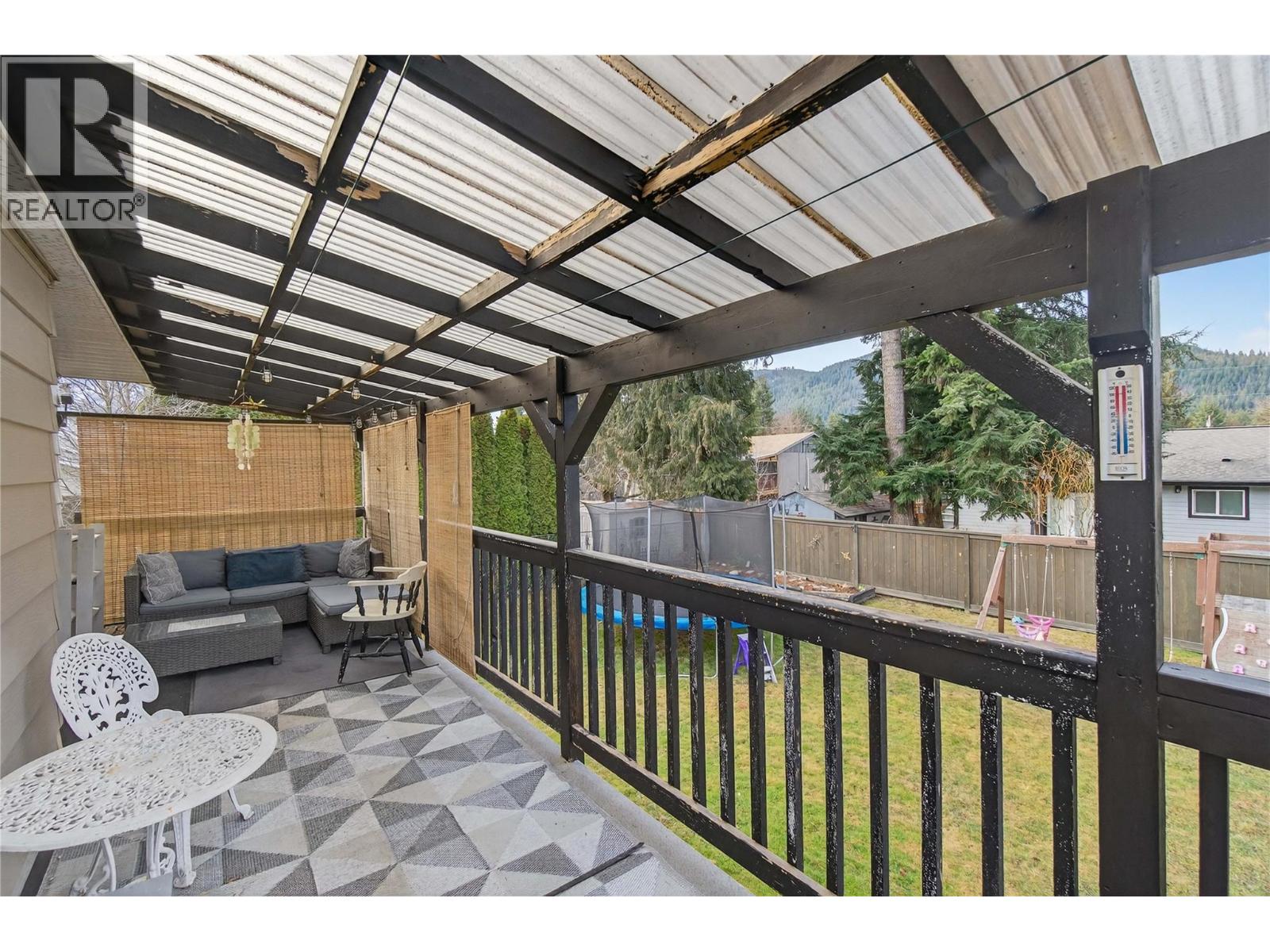 610 Gillis Avenue, Sicamous