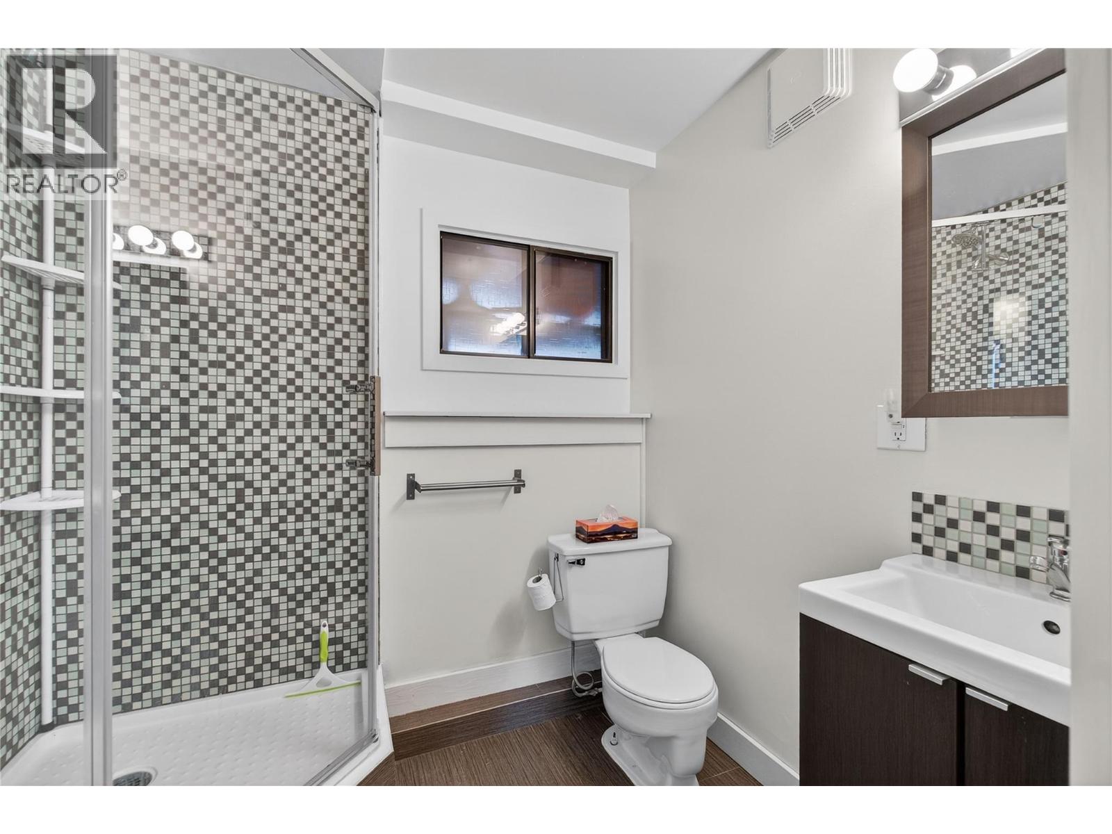 610 Gillis Avenue, Sicamous