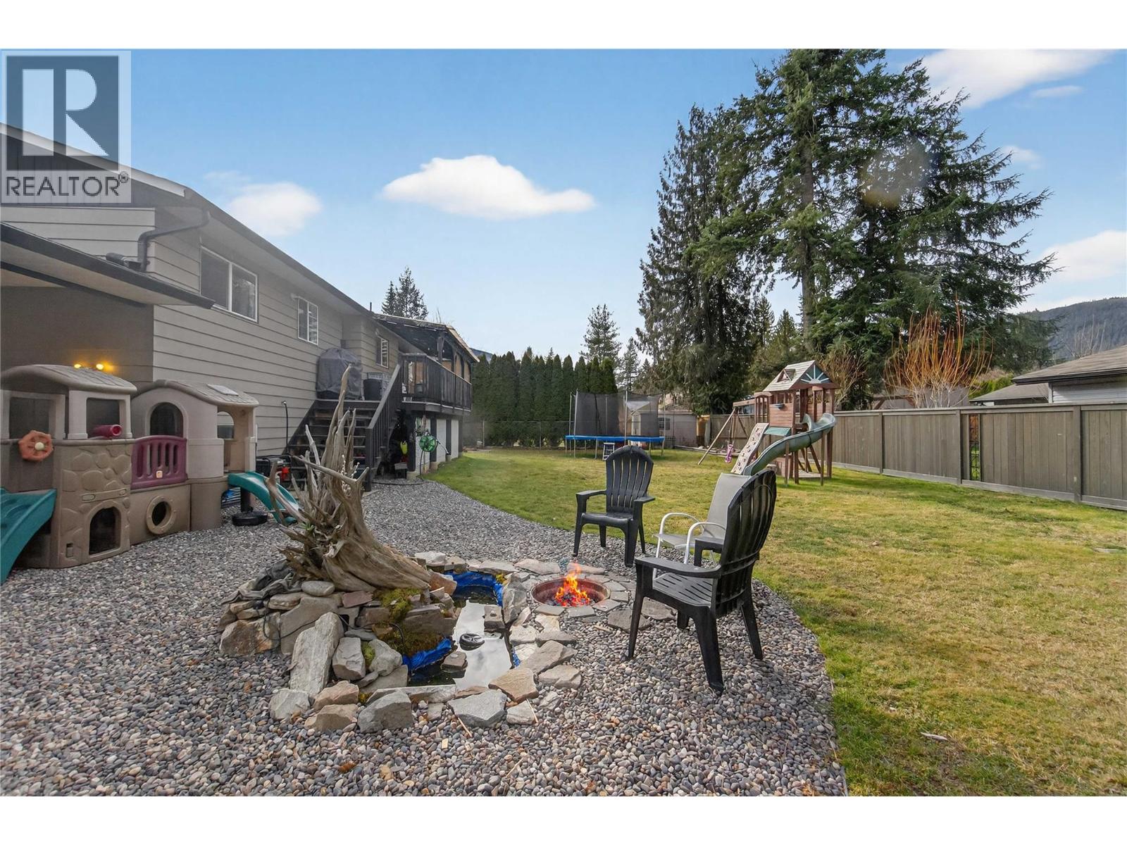 610 Gillis Avenue, Sicamous
