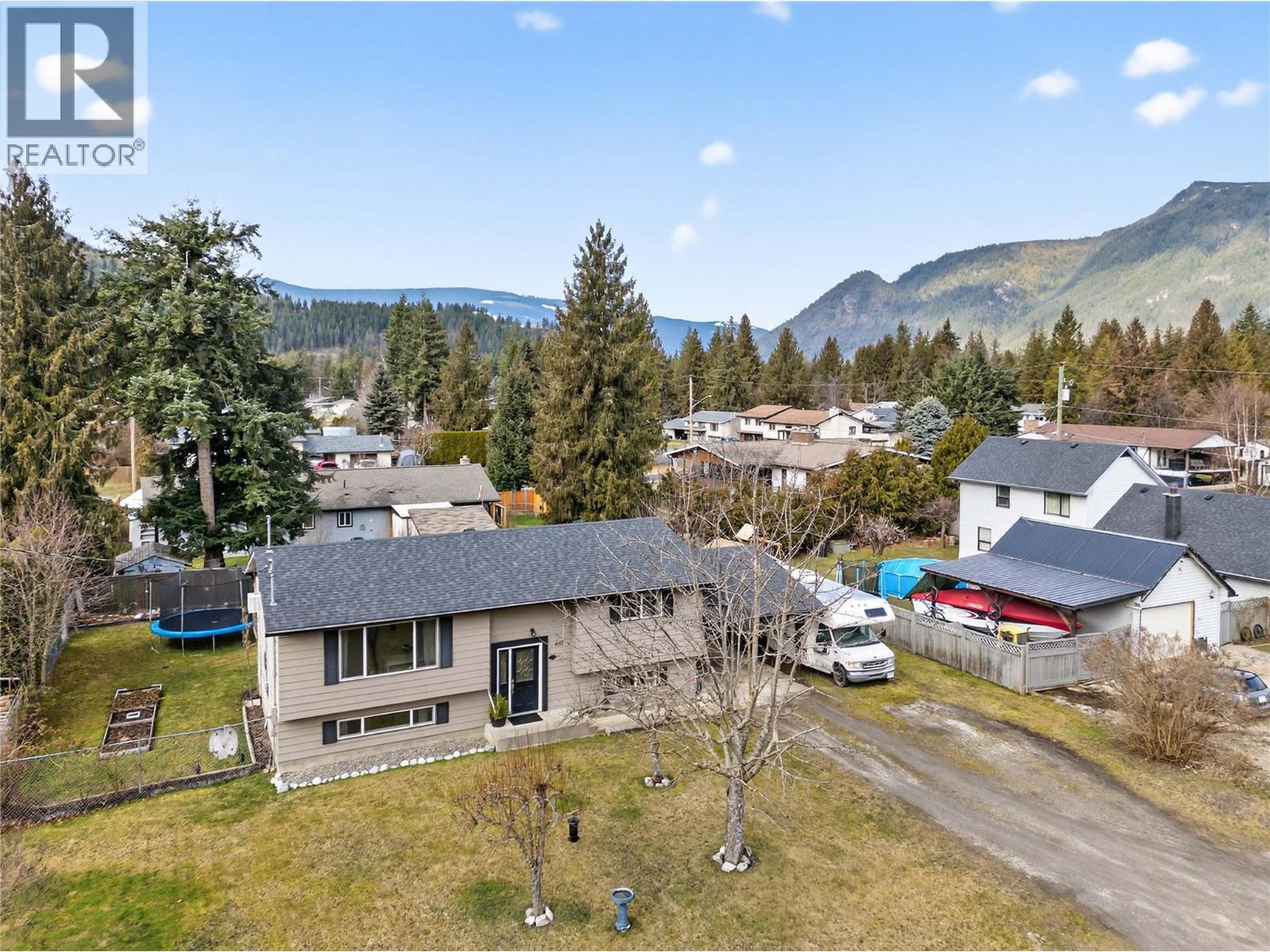 610 Gillis Avenue, Sicamous