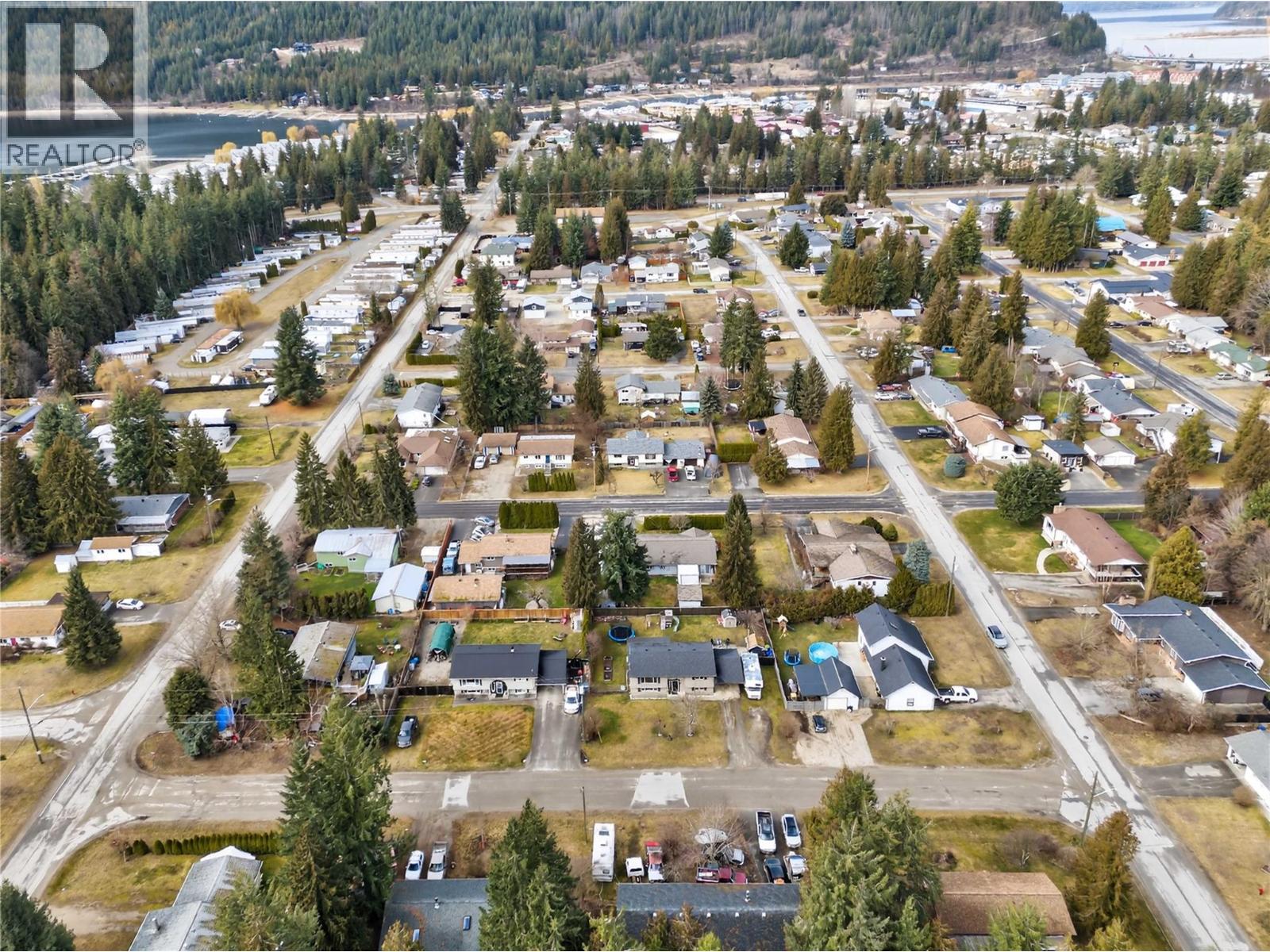 610 Gillis Avenue, Sicamous