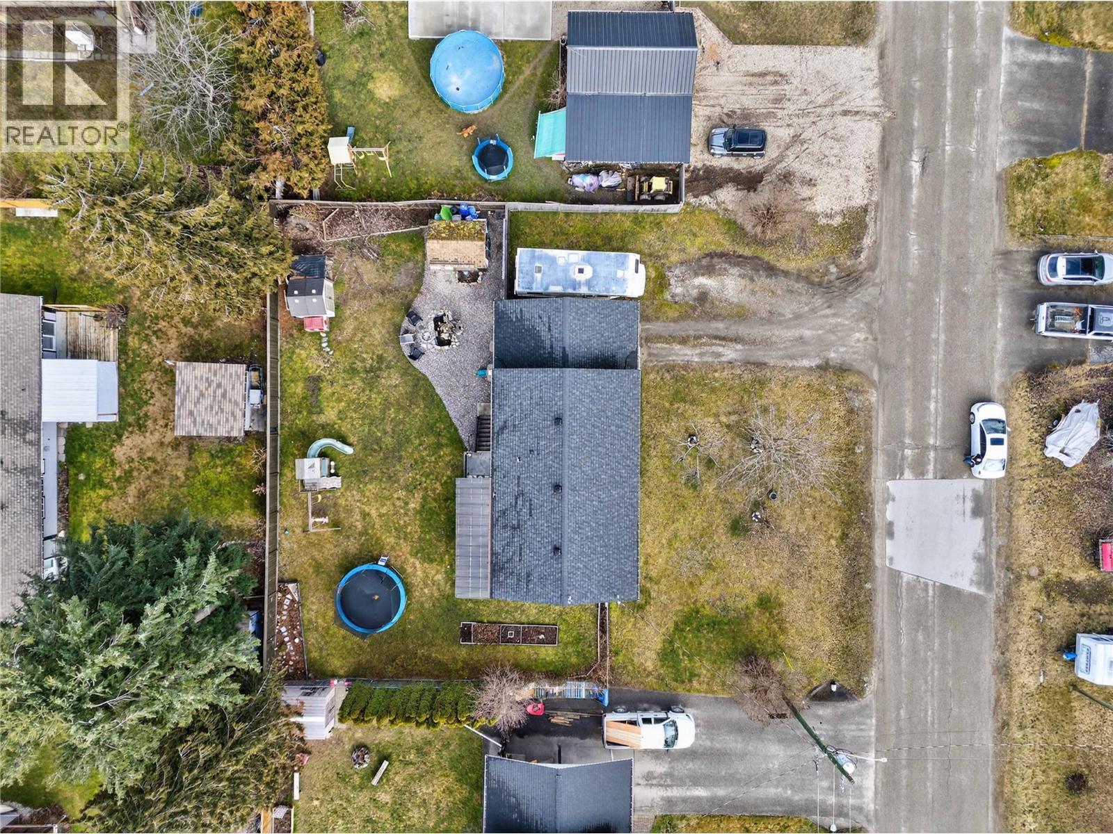 610 Gillis Avenue, Sicamous