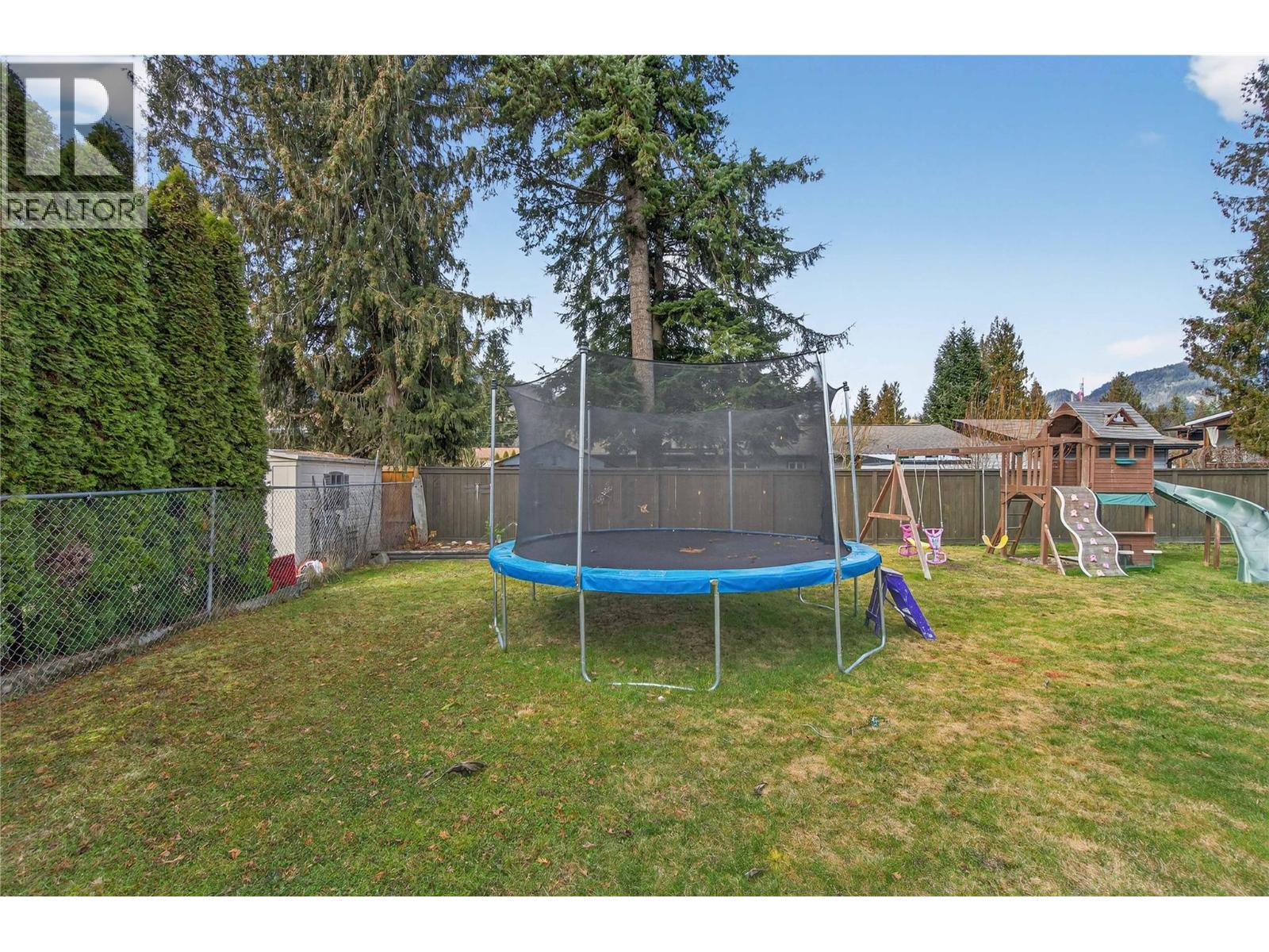 610 Gillis Avenue, Sicamous