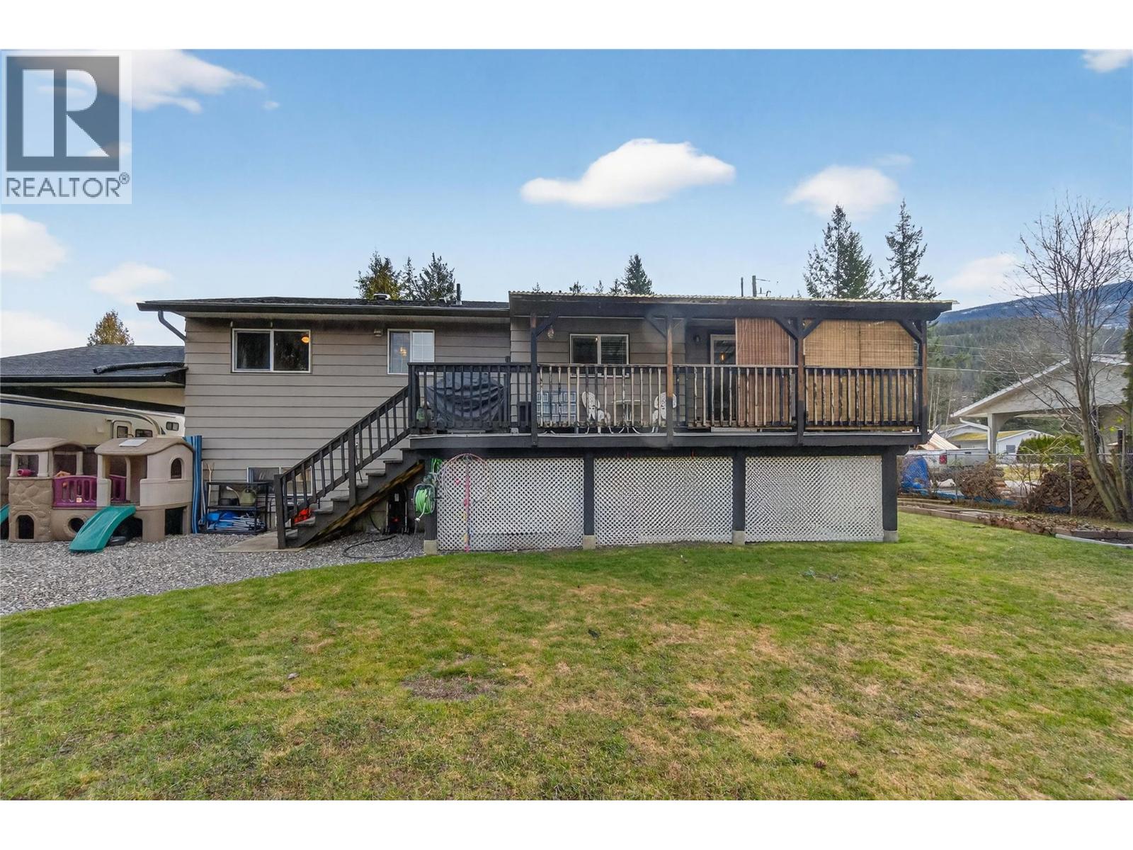 610 Gillis Avenue, Sicamous