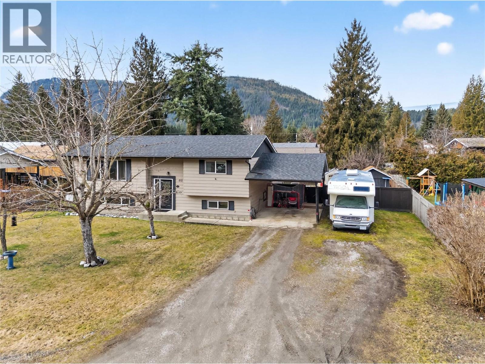 610 Gillis Avenue, Sicamous