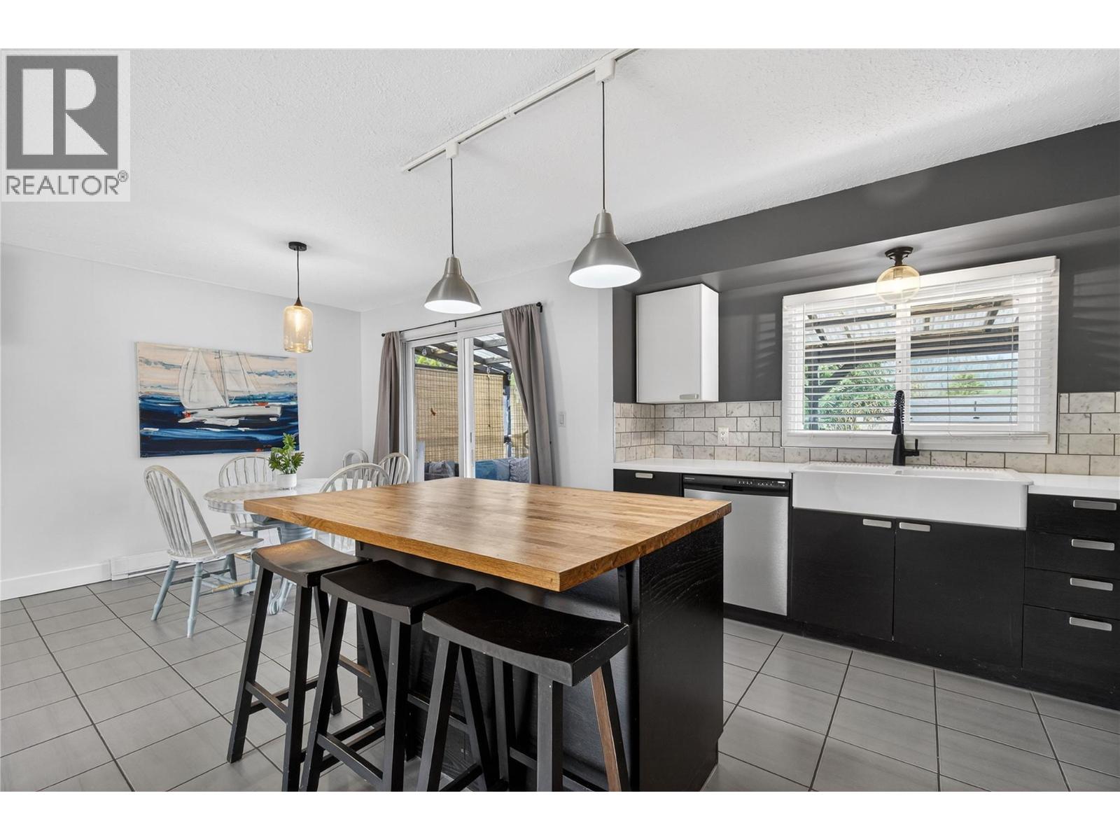 610 Gillis Avenue, Sicamous