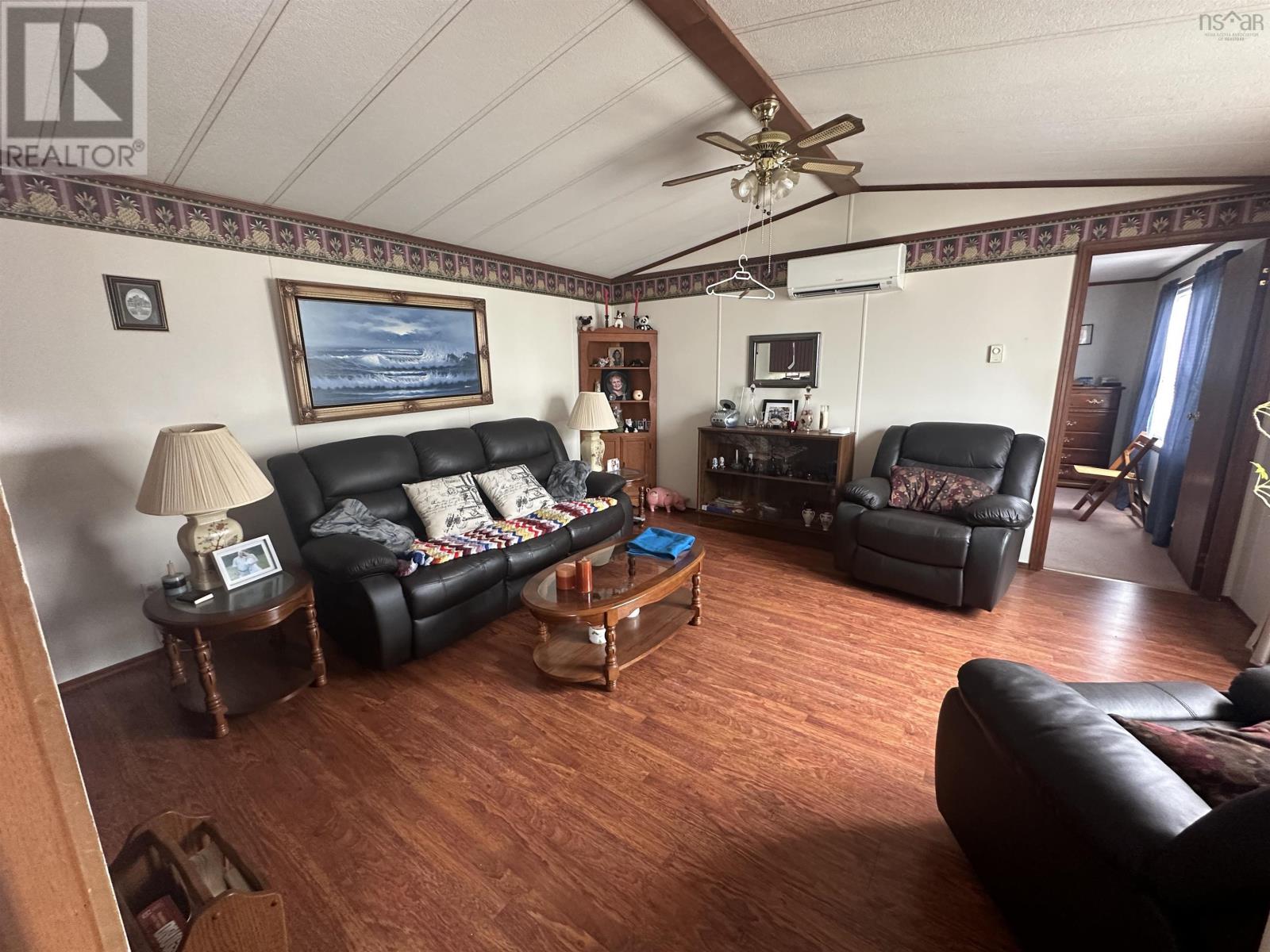 Property 13 of 23 of 32 College Court