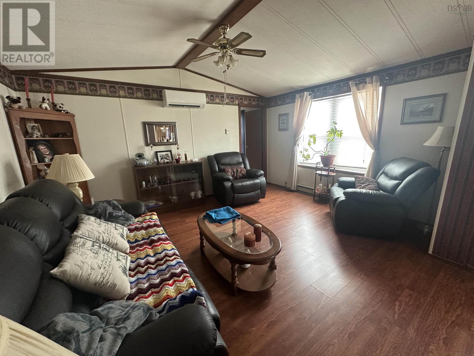 Property 12 of 23 of 32 College Court