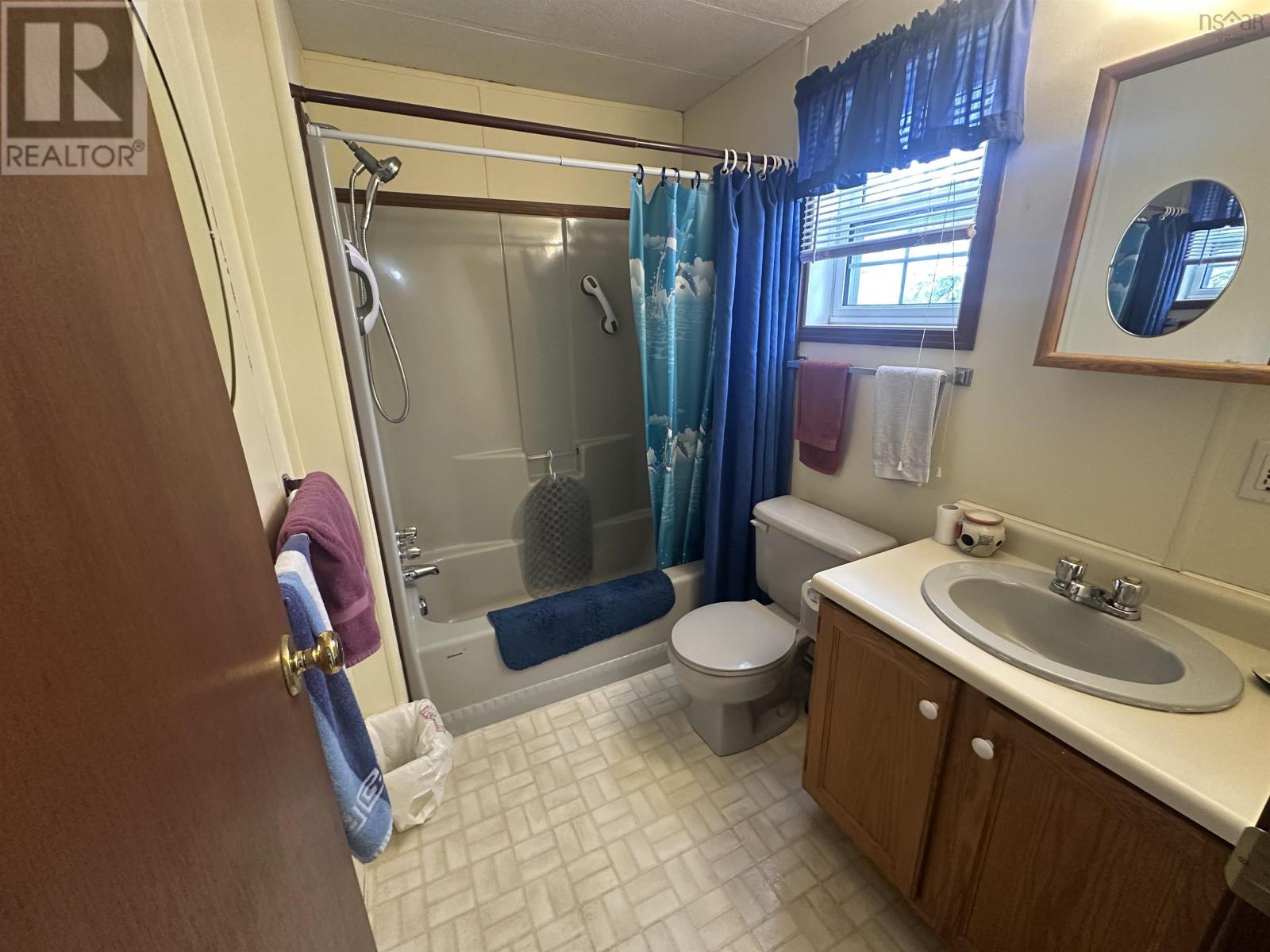 Property 19 of 23 of 32 College Court