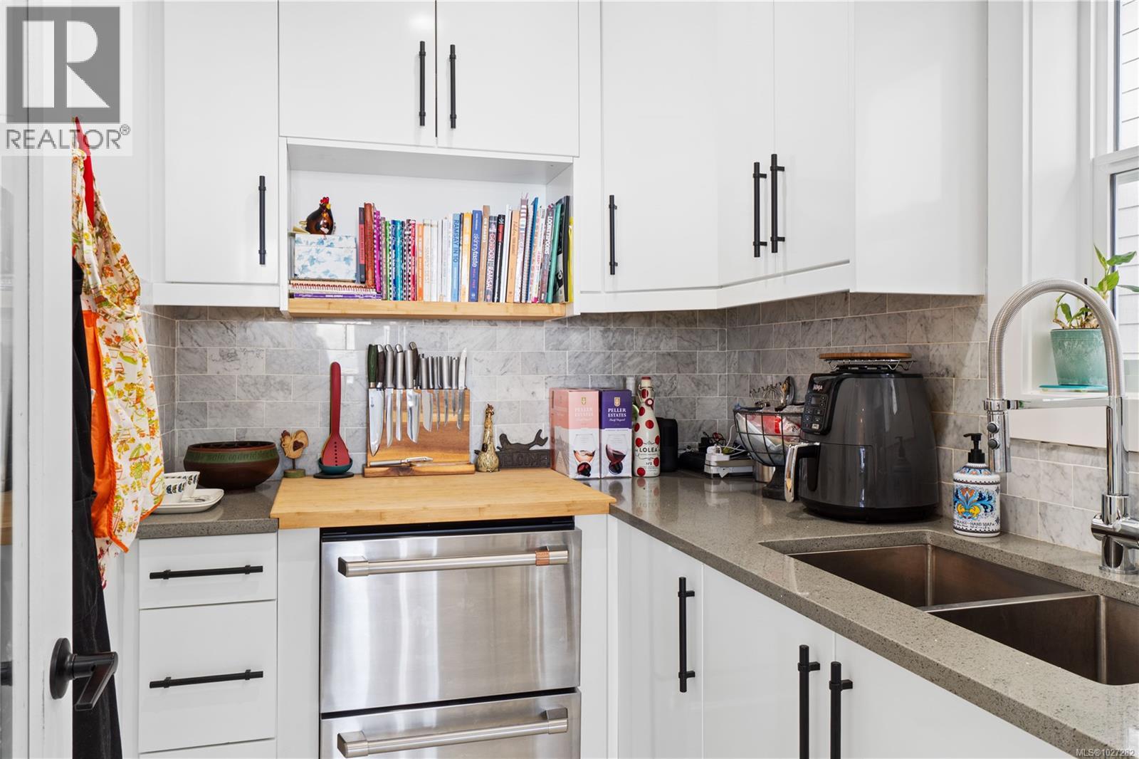 5304 Dewar Rd, Nanaimo