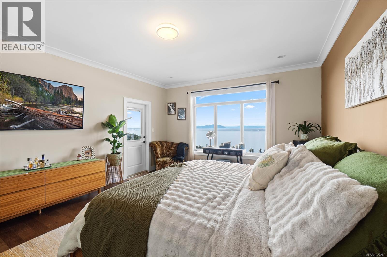 5304 Dewar Rd, Nanaimo