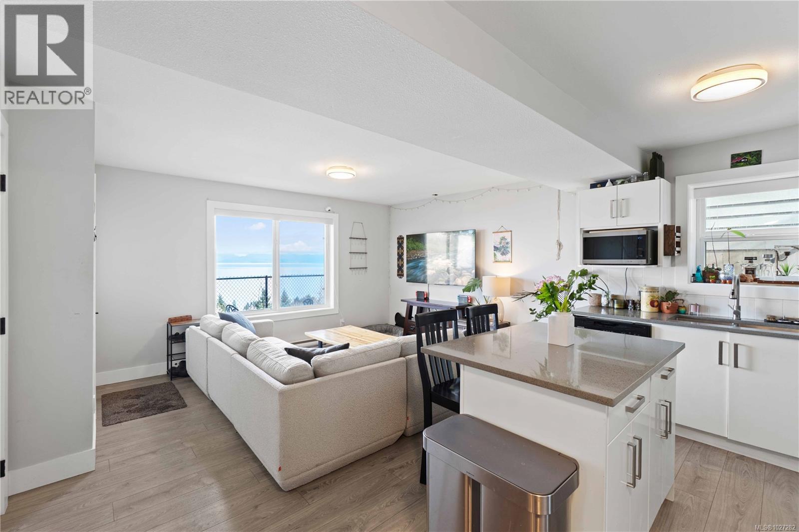 5304 Dewar Rd, Nanaimo