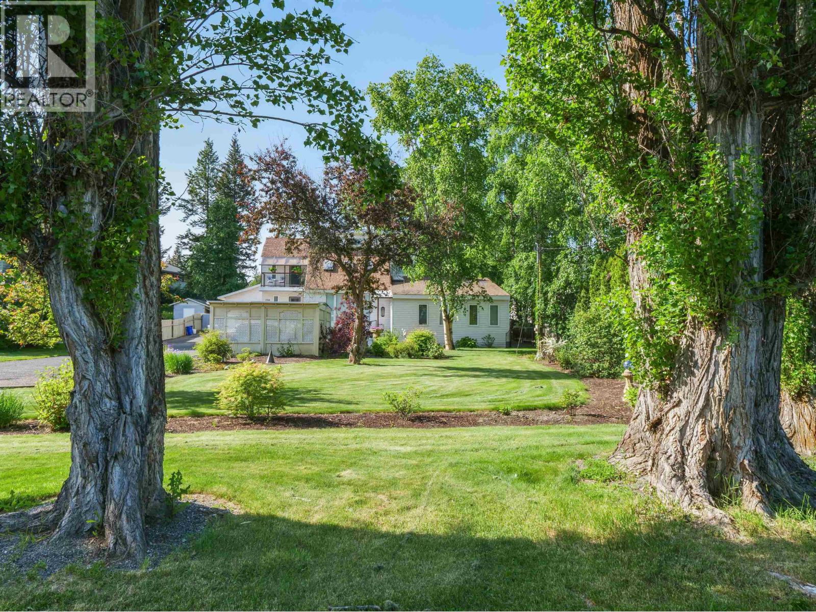 1750 BEACH CRESCENT - 1