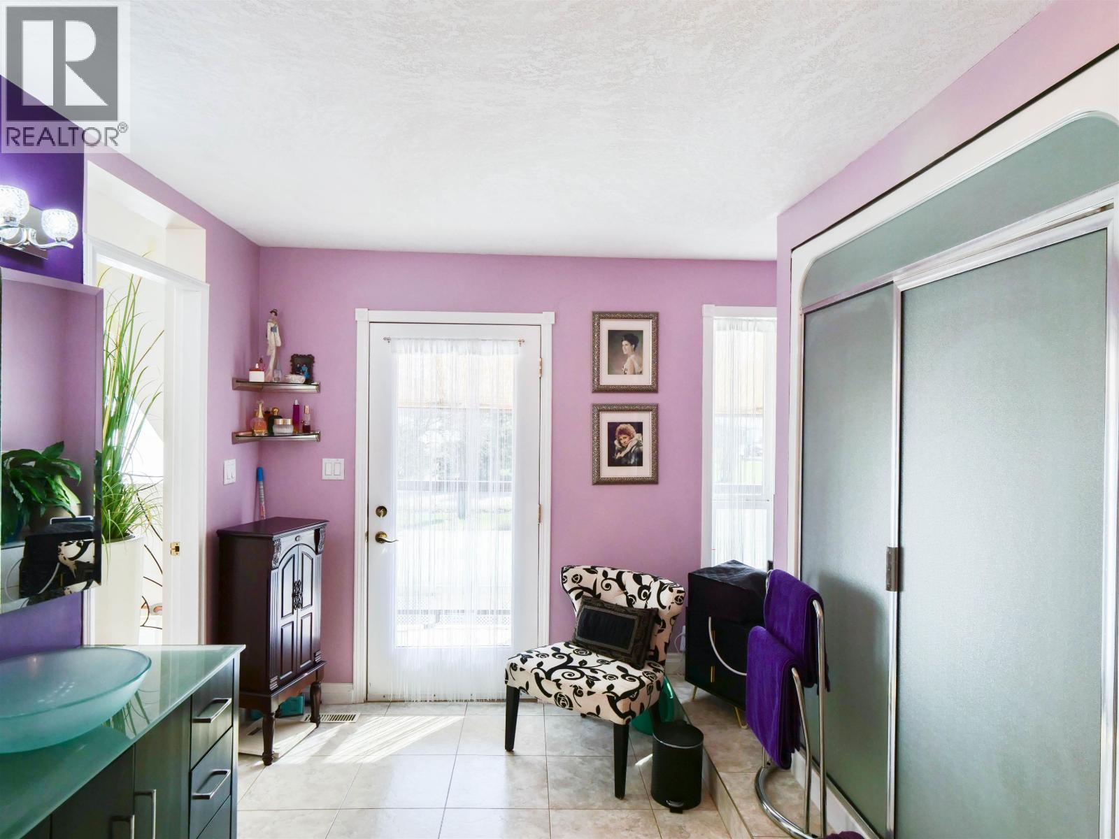 1750 BEACH CRESCENT - 31