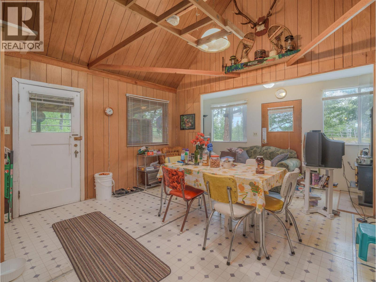 920 S GREEN LAKE ROAD - 13