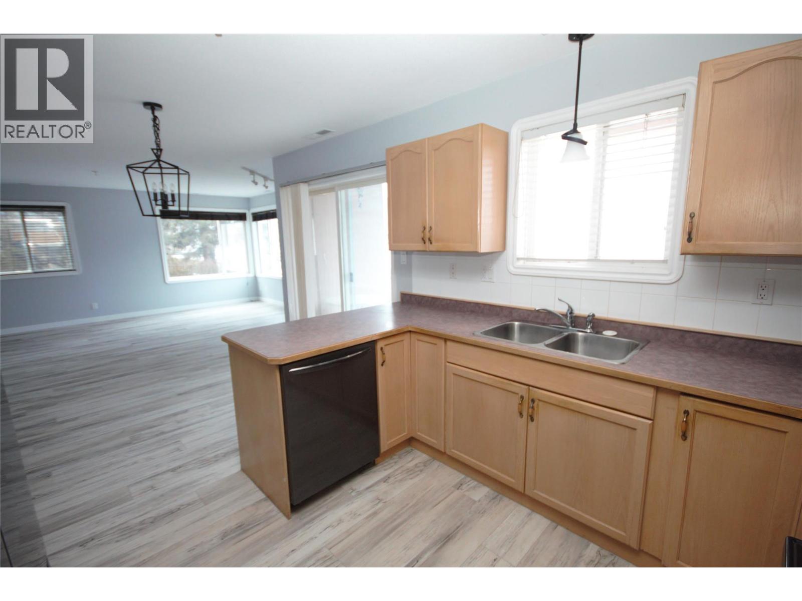 #100 6805 Cottonwood Drive - 8