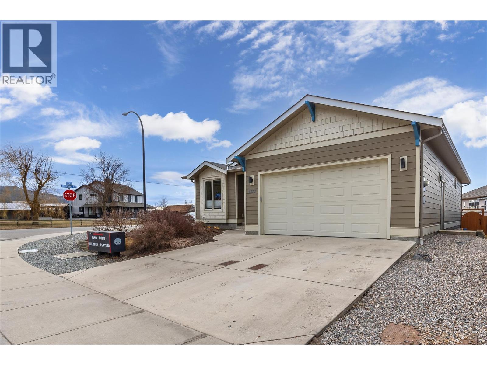 2372 Oglow Drive, Armstrong