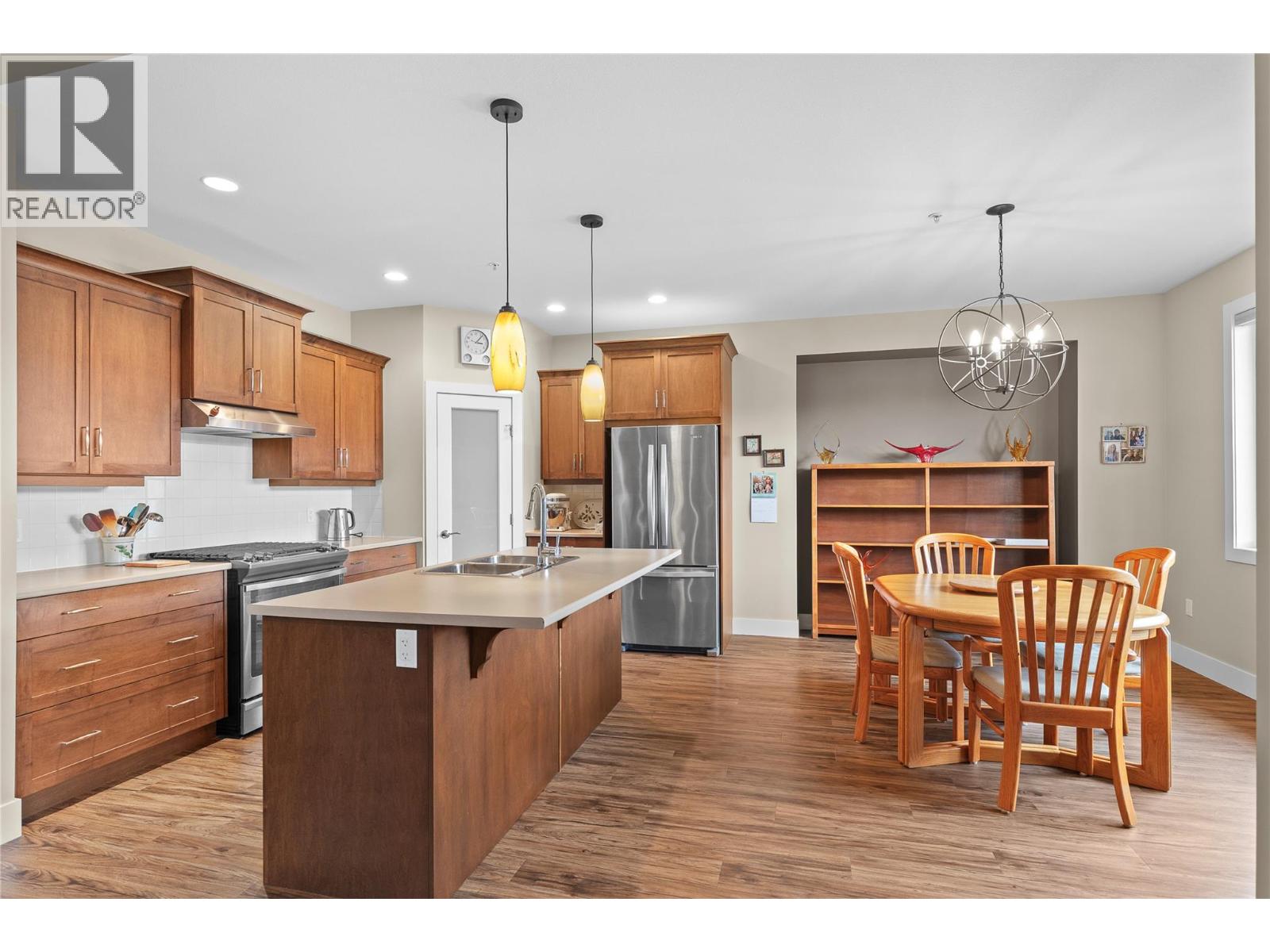 2372 Oglow Drive, Armstrong