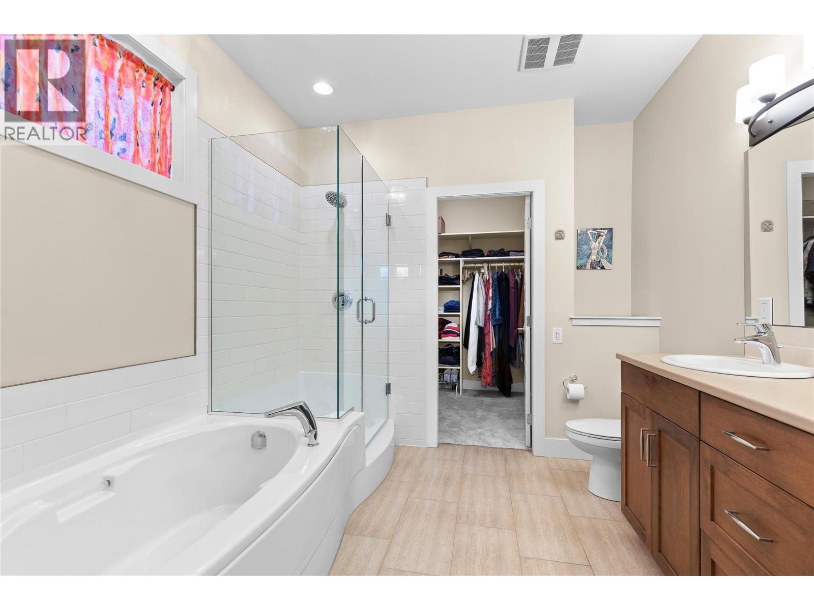 2372 Oglow Drive, Armstrong