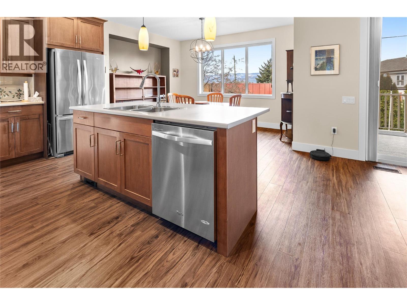 2372 Oglow Drive, Armstrong