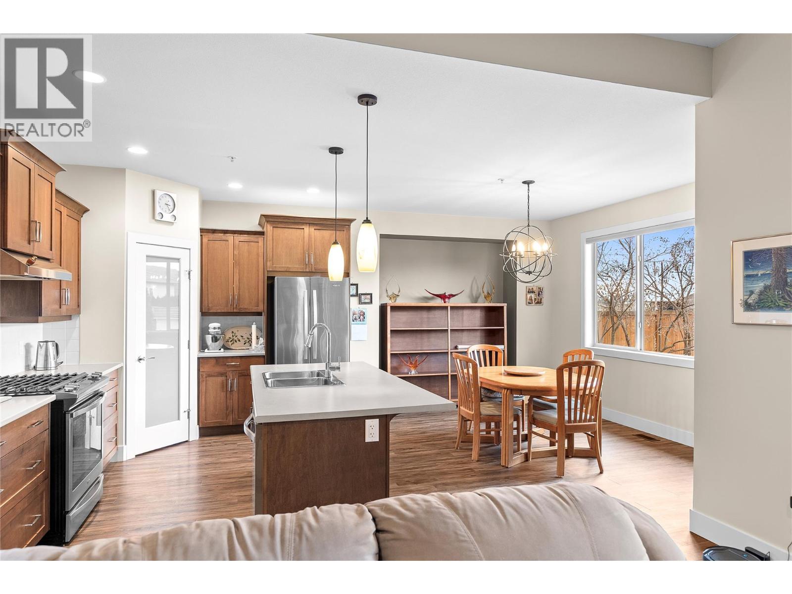 2372 Oglow Drive, Armstrong