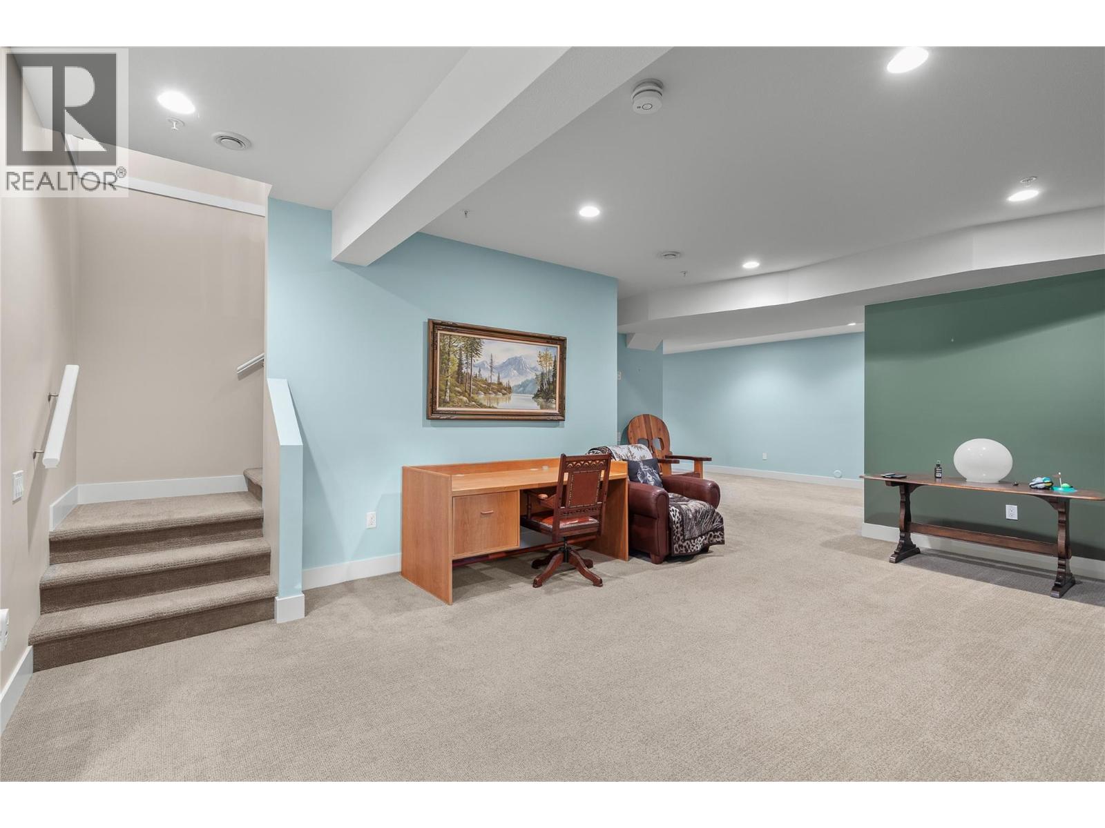 2372 Oglow Drive, Armstrong