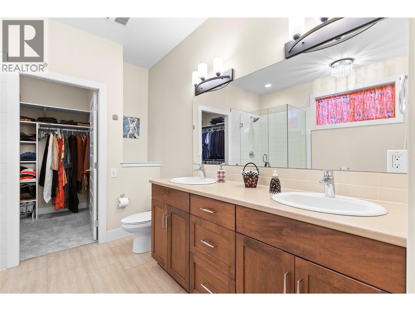 2372 Oglow Drive, Armstrong