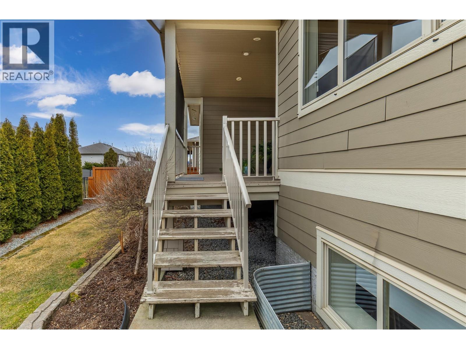 2372 Oglow Drive, Armstrong