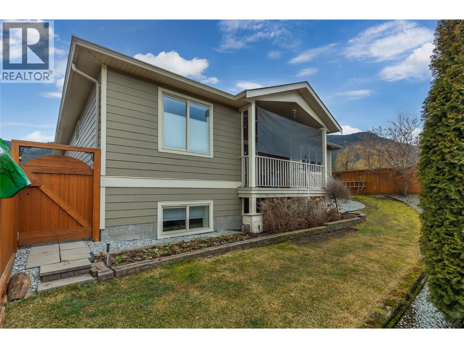 2372 Oglow Drive, Armstrong