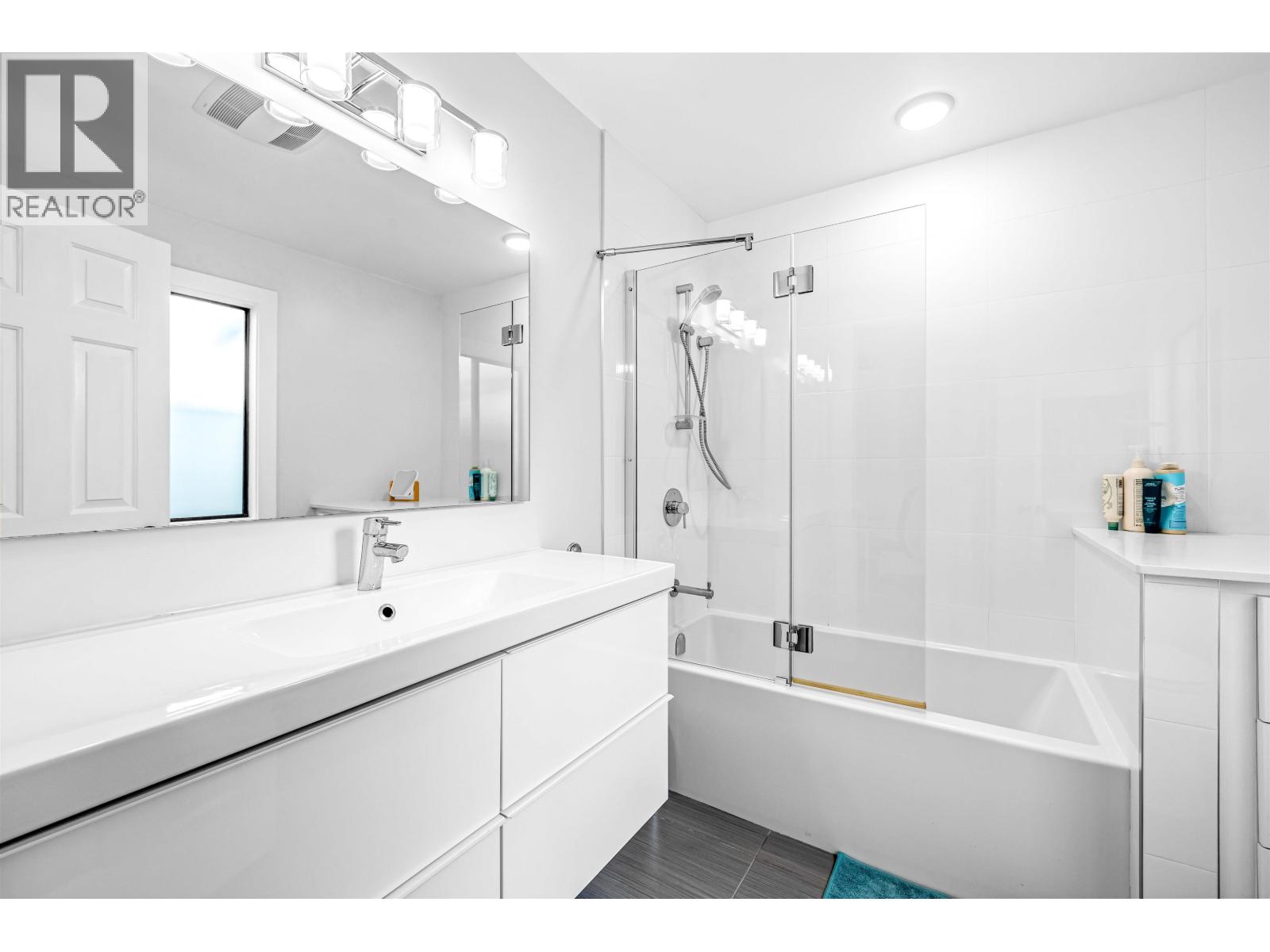 5709 OWL COURT, North Vancouver