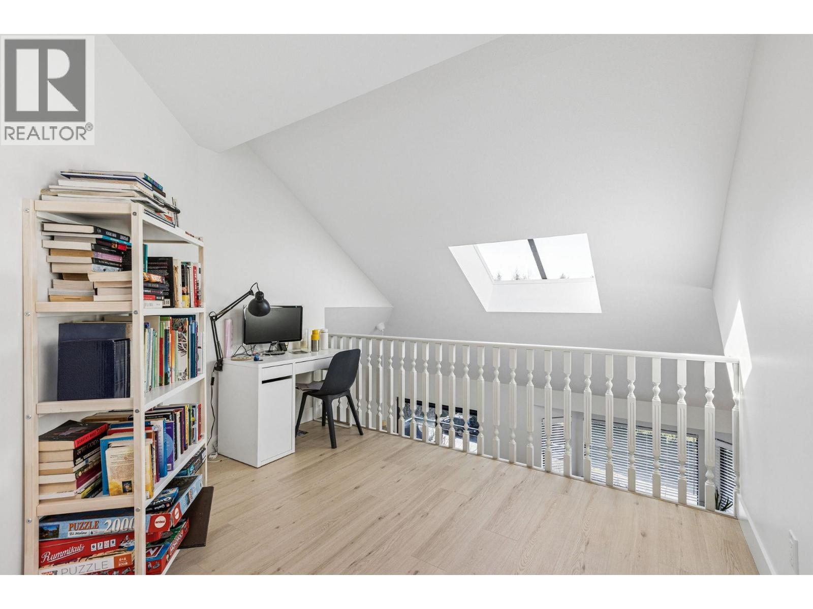 5709 OWL COURT, North Vancouver