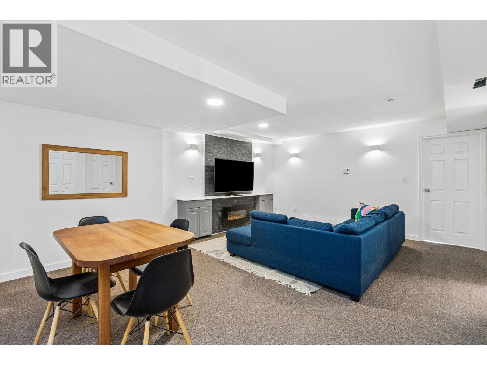 5709 OWL COURT, North Vancouver