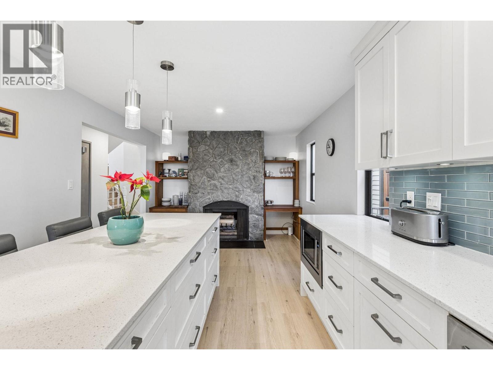5709 OWL COURT, North Vancouver