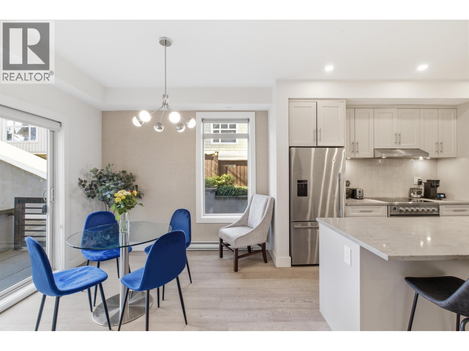 1 115 W QUEENS ROAD, North Vancouver