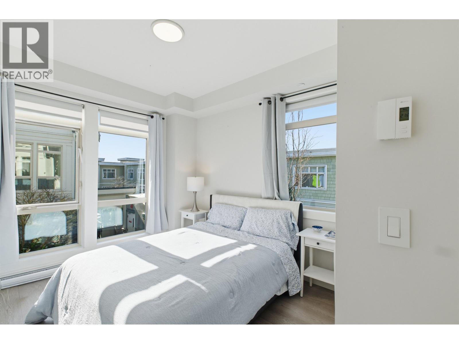 1 115 W QUEENS ROAD, North Vancouver