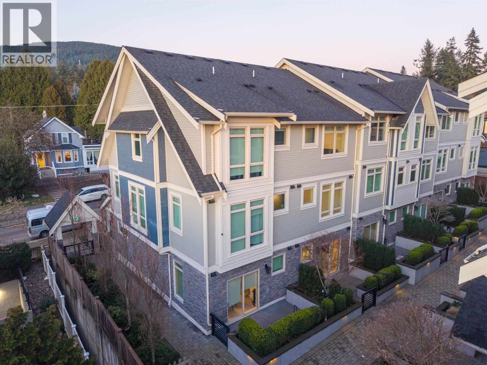 1 115 W QUEENS ROAD, North Vancouver