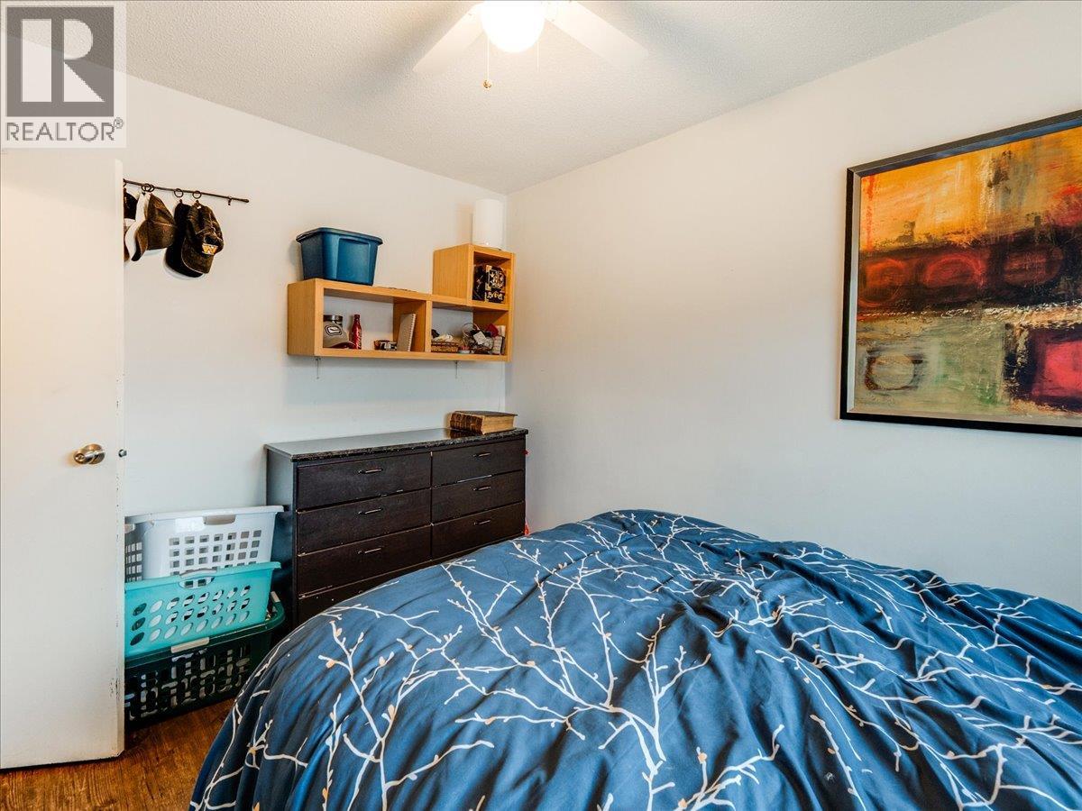 1220 Third Avenue, Trail