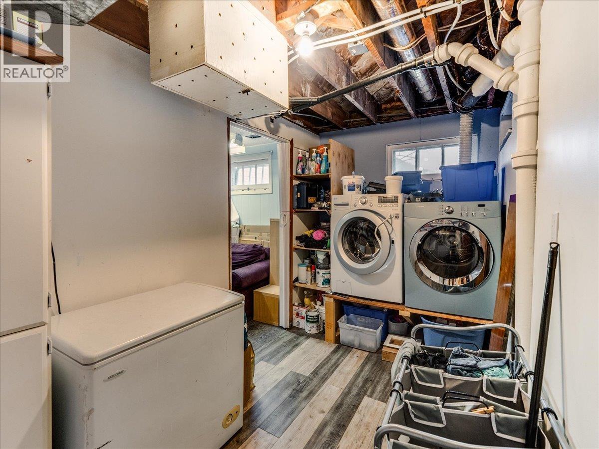 1220 Third Avenue, Trail