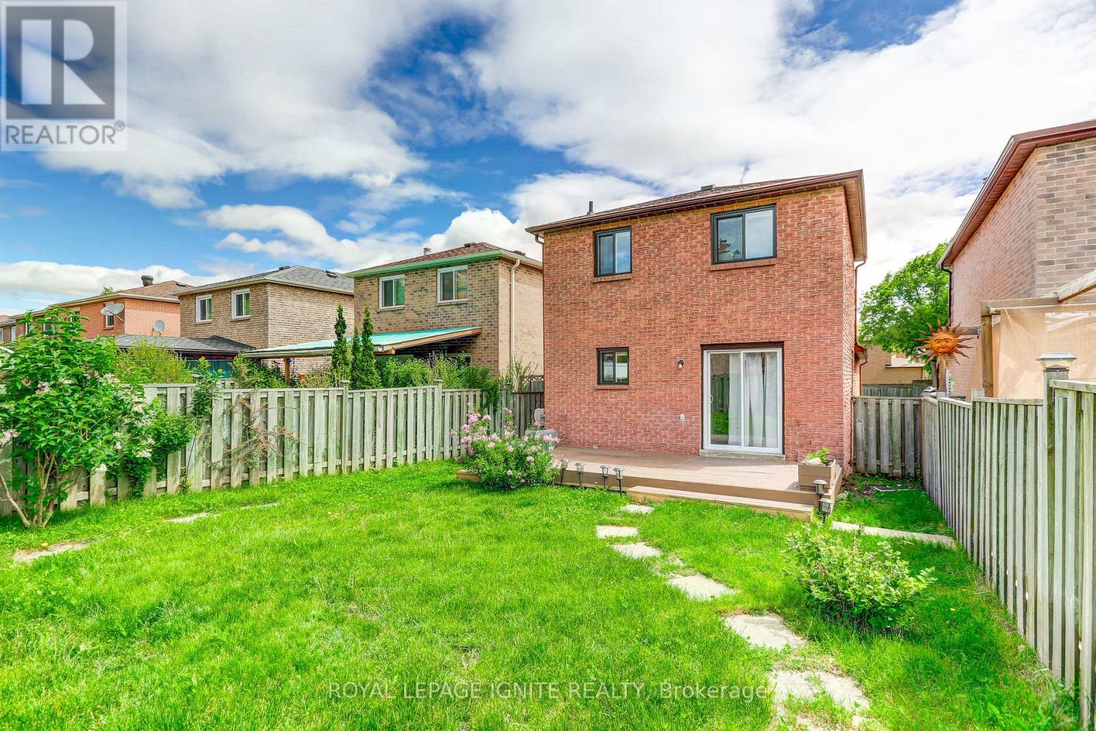 172 RADFORD DRIVE - 28