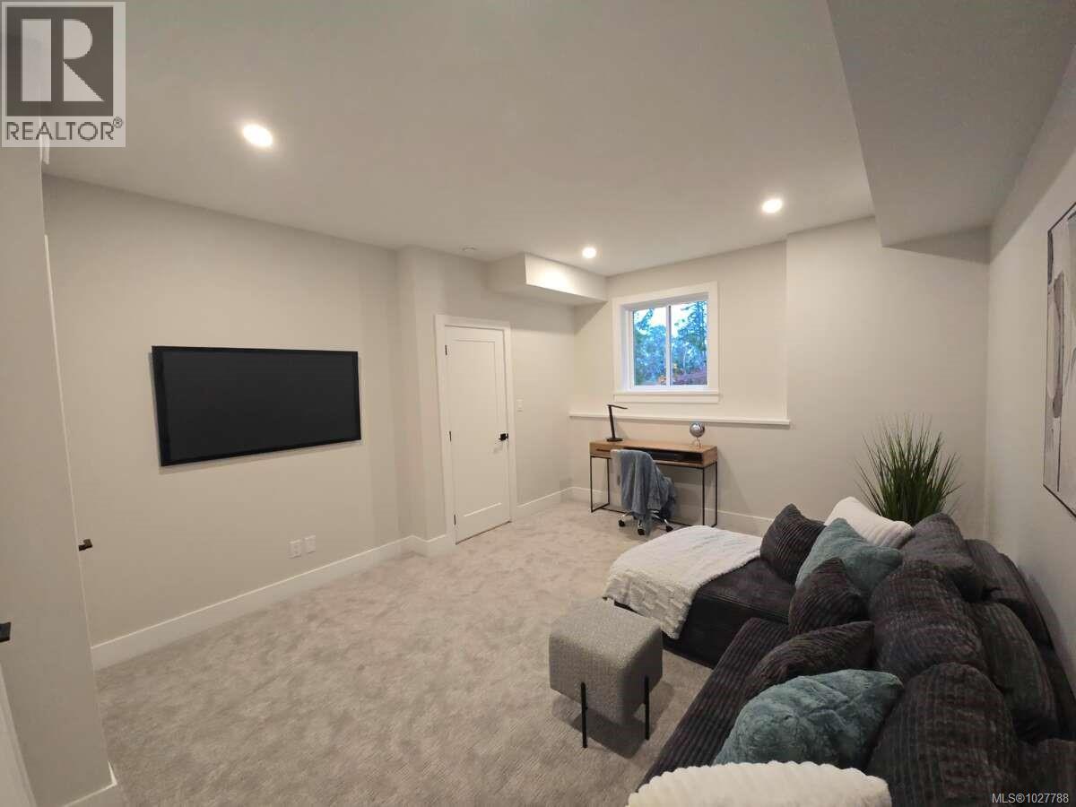  487 Delora Drive, Colwood